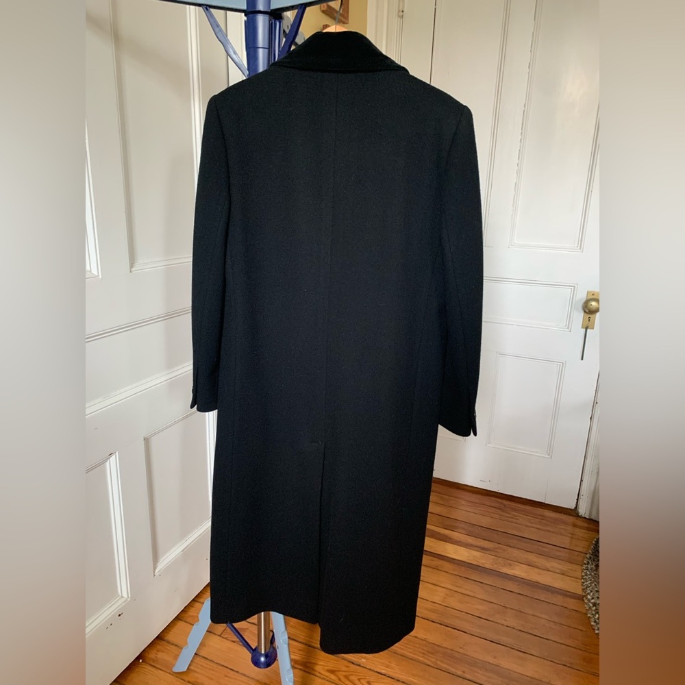 Woman’s Black WOOL. Overcoat - Picture 2 of 8